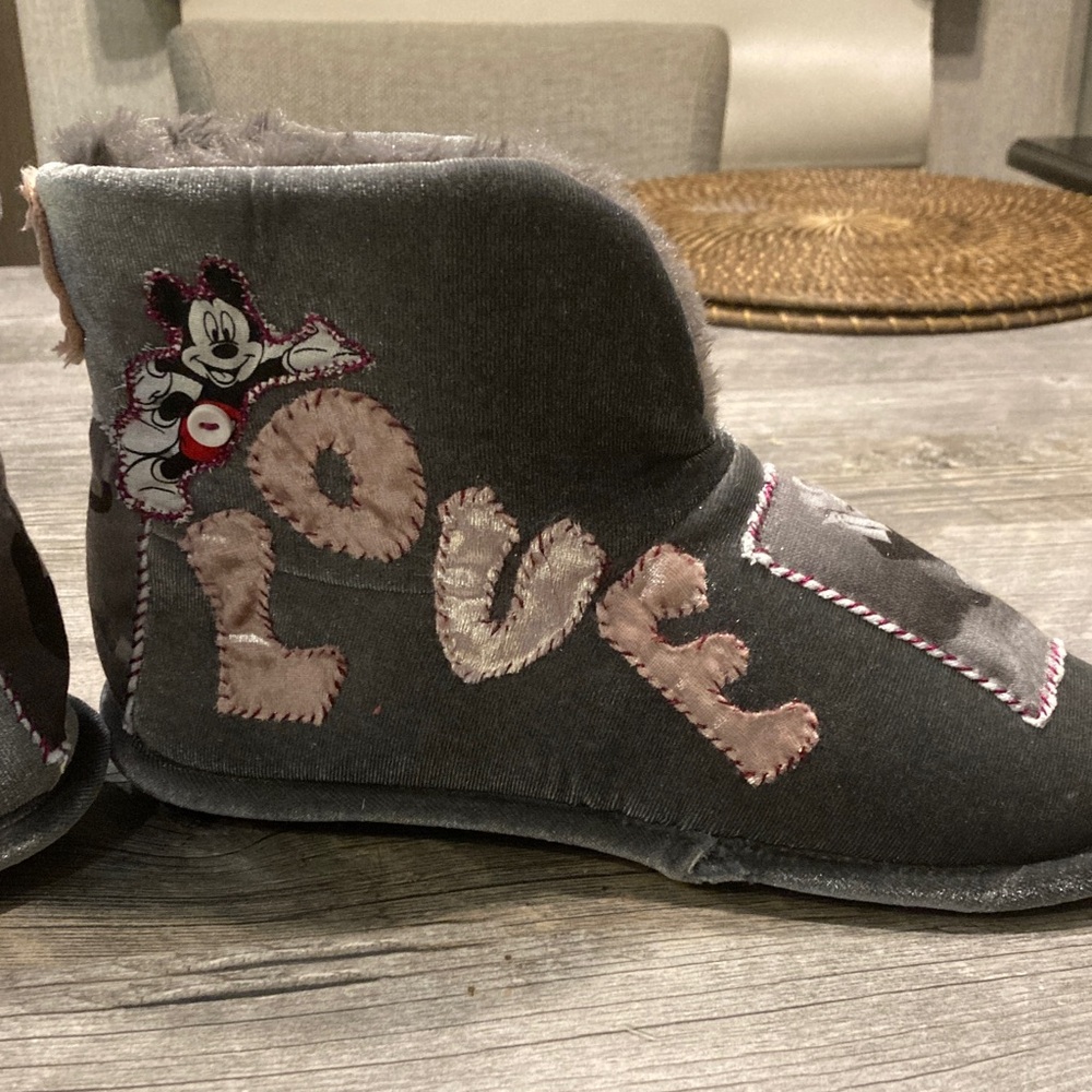 “Clochard de Luxe” shoes with Graphic Patches - Picture 9 of 12